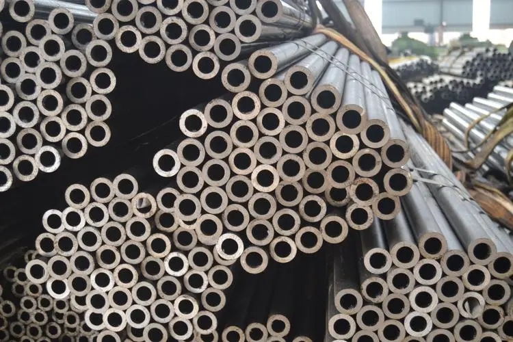 carbon steel seamless pipe — view 1